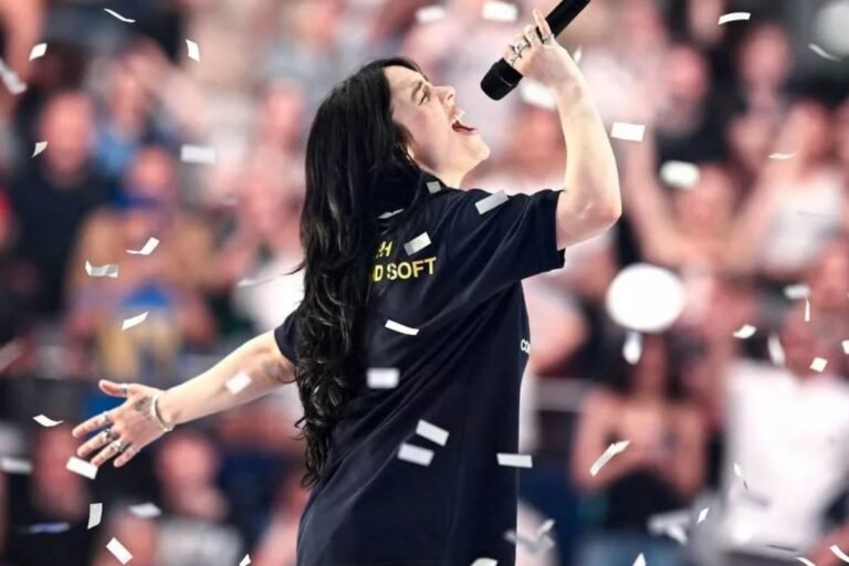 Billie Eilish cantando