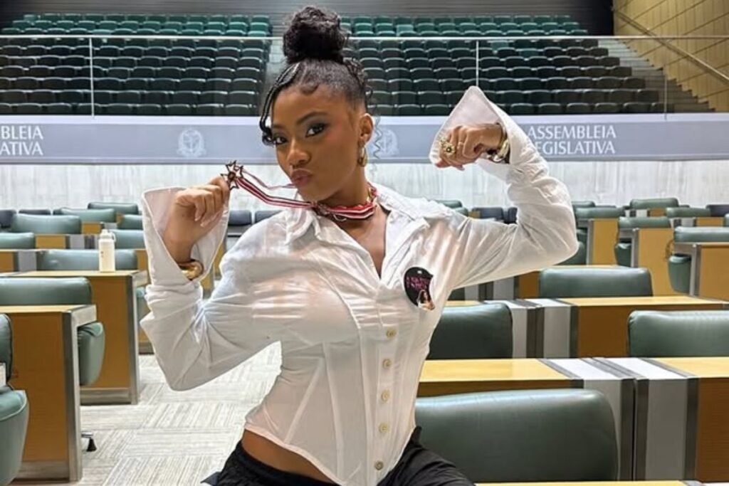 Ajullia Costa