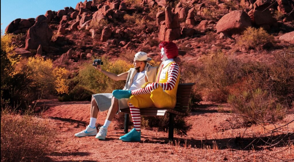 McDonald&rsquo;s x Nike Book 2 &lsquo;Sedona&rsquo;: A Collab Mais Inesperada do Sneaker Game Chega em Junho