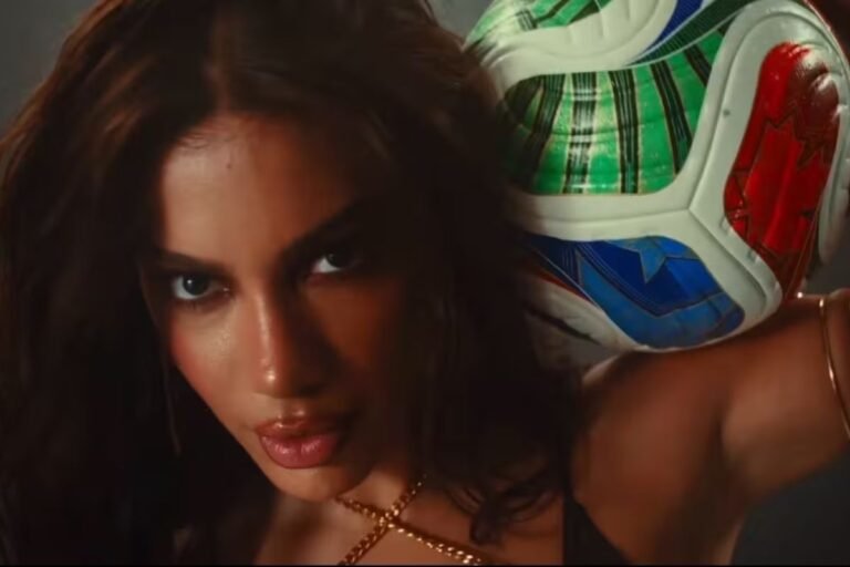 Anitta na capa de Goals