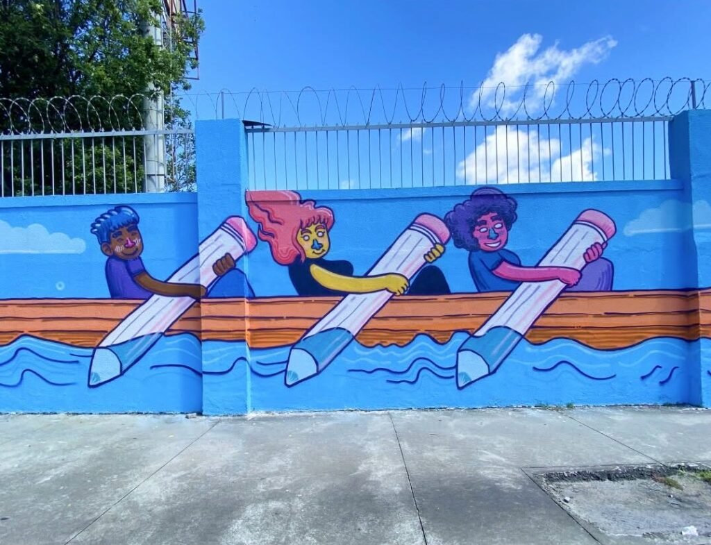 Artista Ursa Transforma Muro de Escola em Maceió