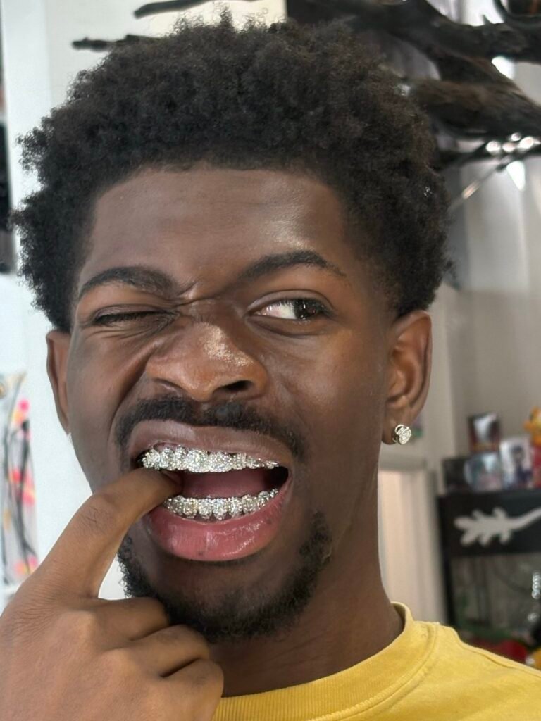 Lil Nas X Sai da Reabilitação