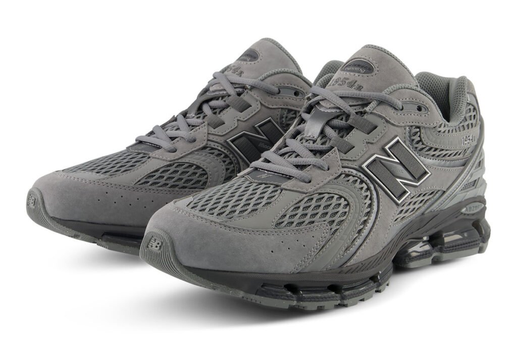 New Balance 1954R