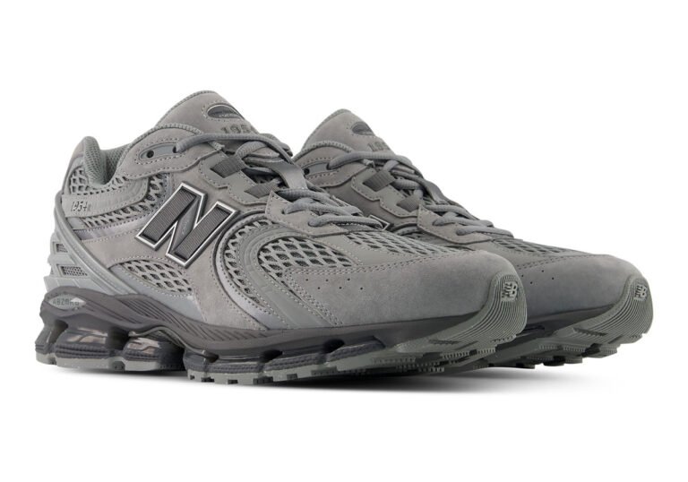 New Balance 1954R