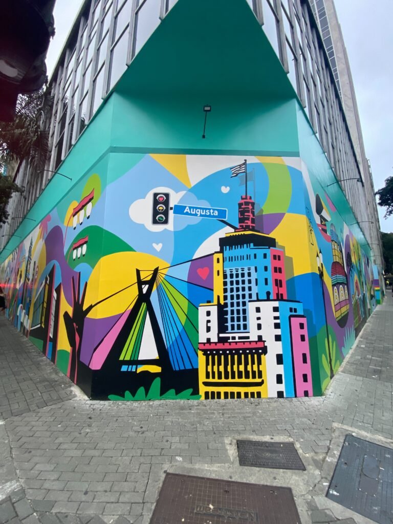Mural de 74 Metros na Rua Augusta
