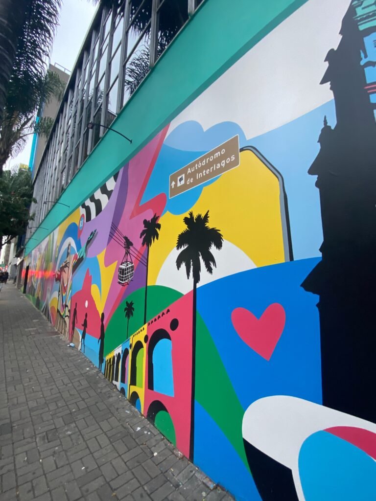 Mural de 74 Metros na Rua Augusta