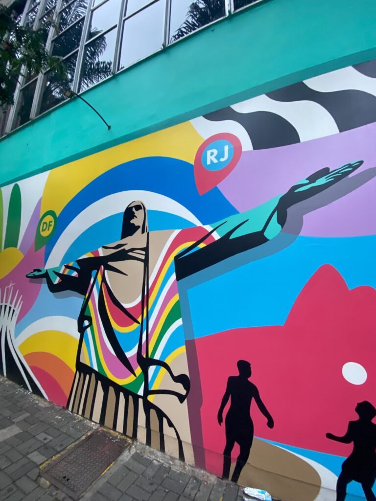 Mural de 74 Metros na Rua Augusta