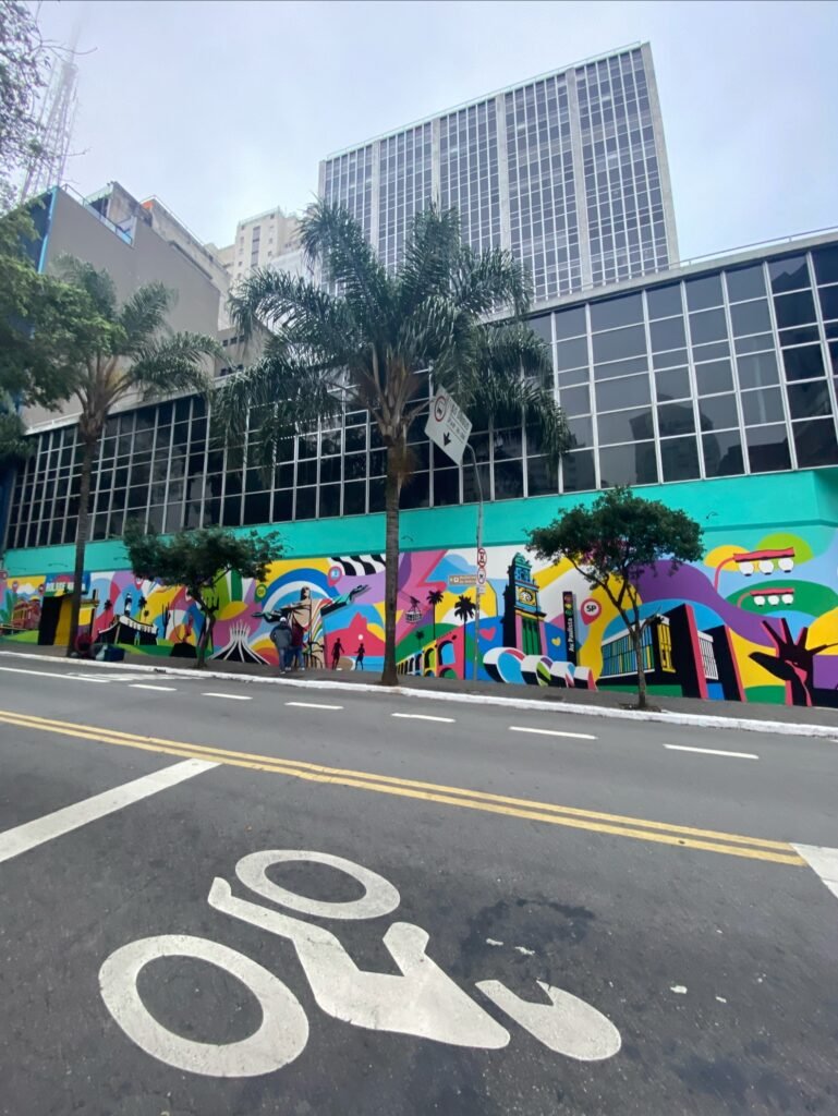 Mural de 74 Metros na Rua Augusta